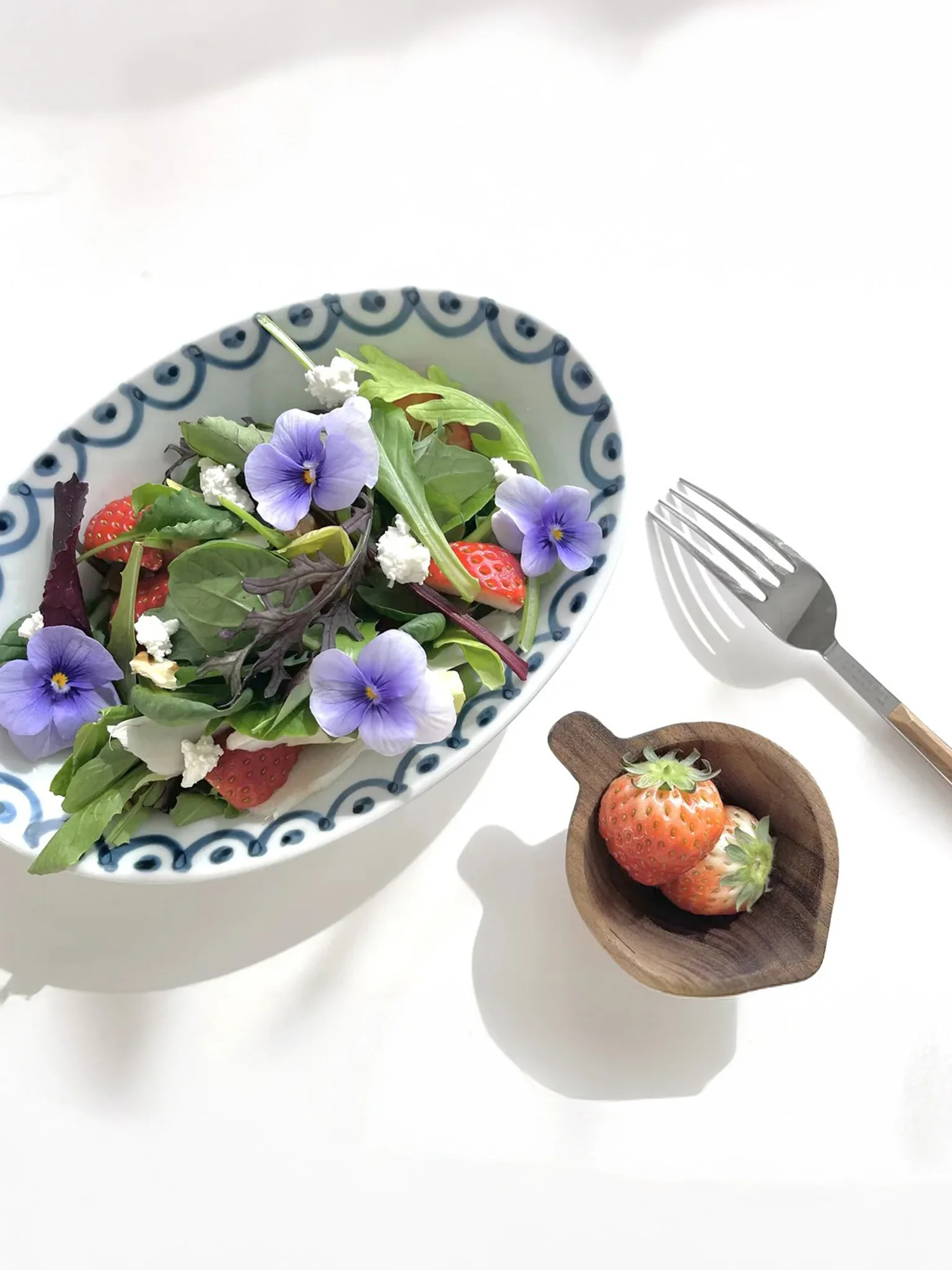 Aritaware Strawberry Oval bowl (21cm) - Image 2