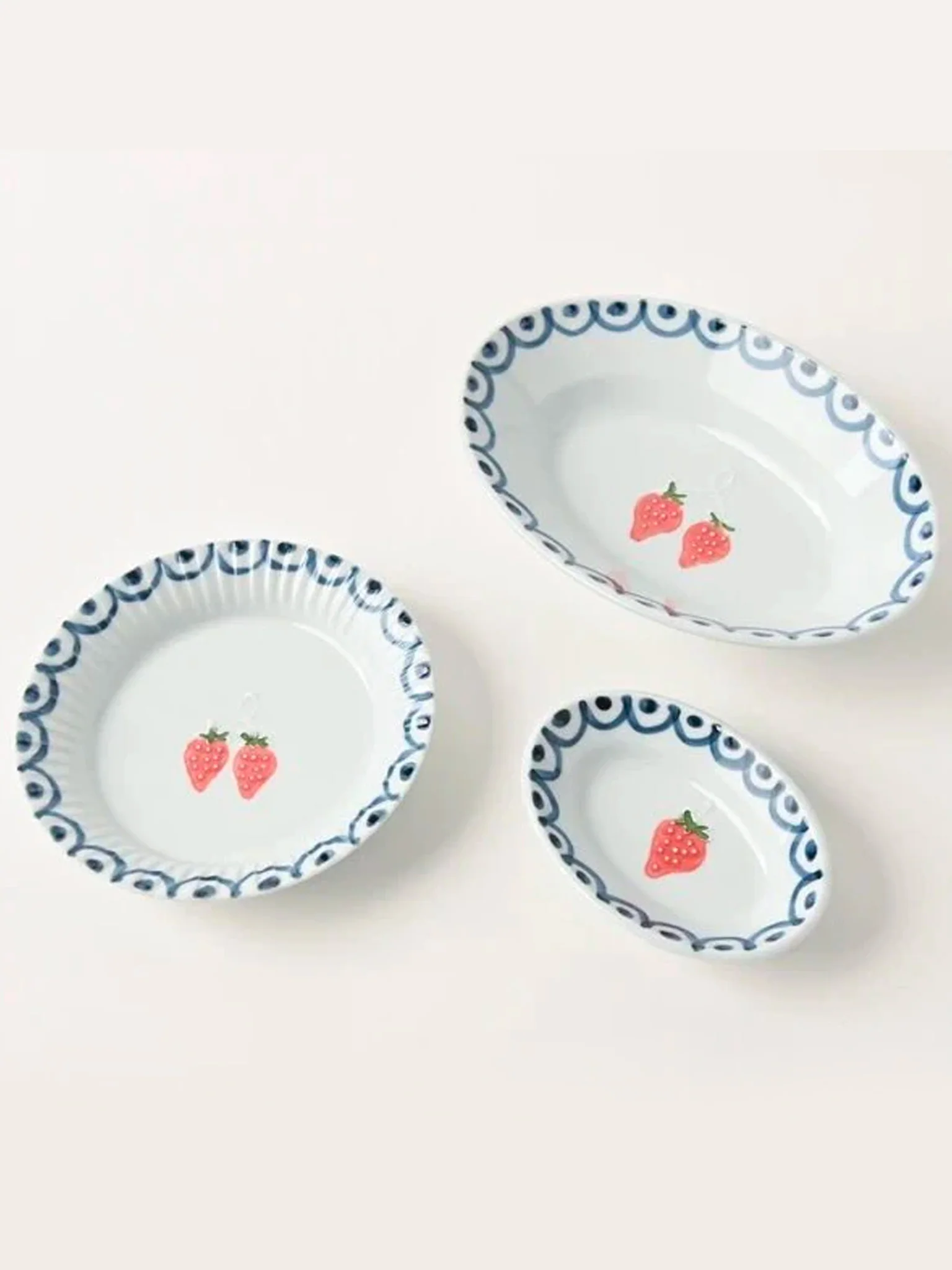 Aritaware Strawberry Oval Small Bowl  (12.5cm) - Image 3
