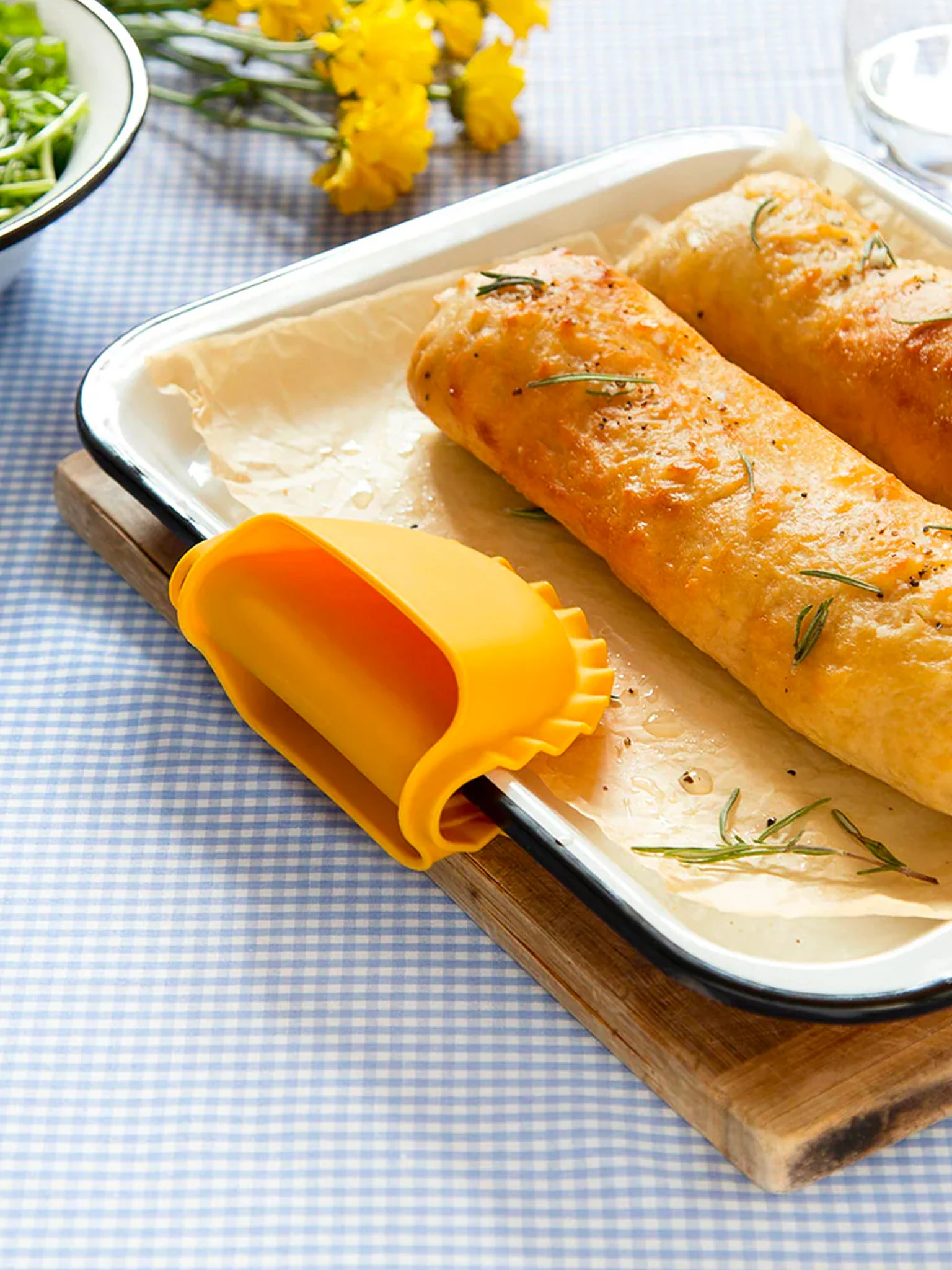 Mezzelune Silicone Oven Mitt & Grip - Image 5