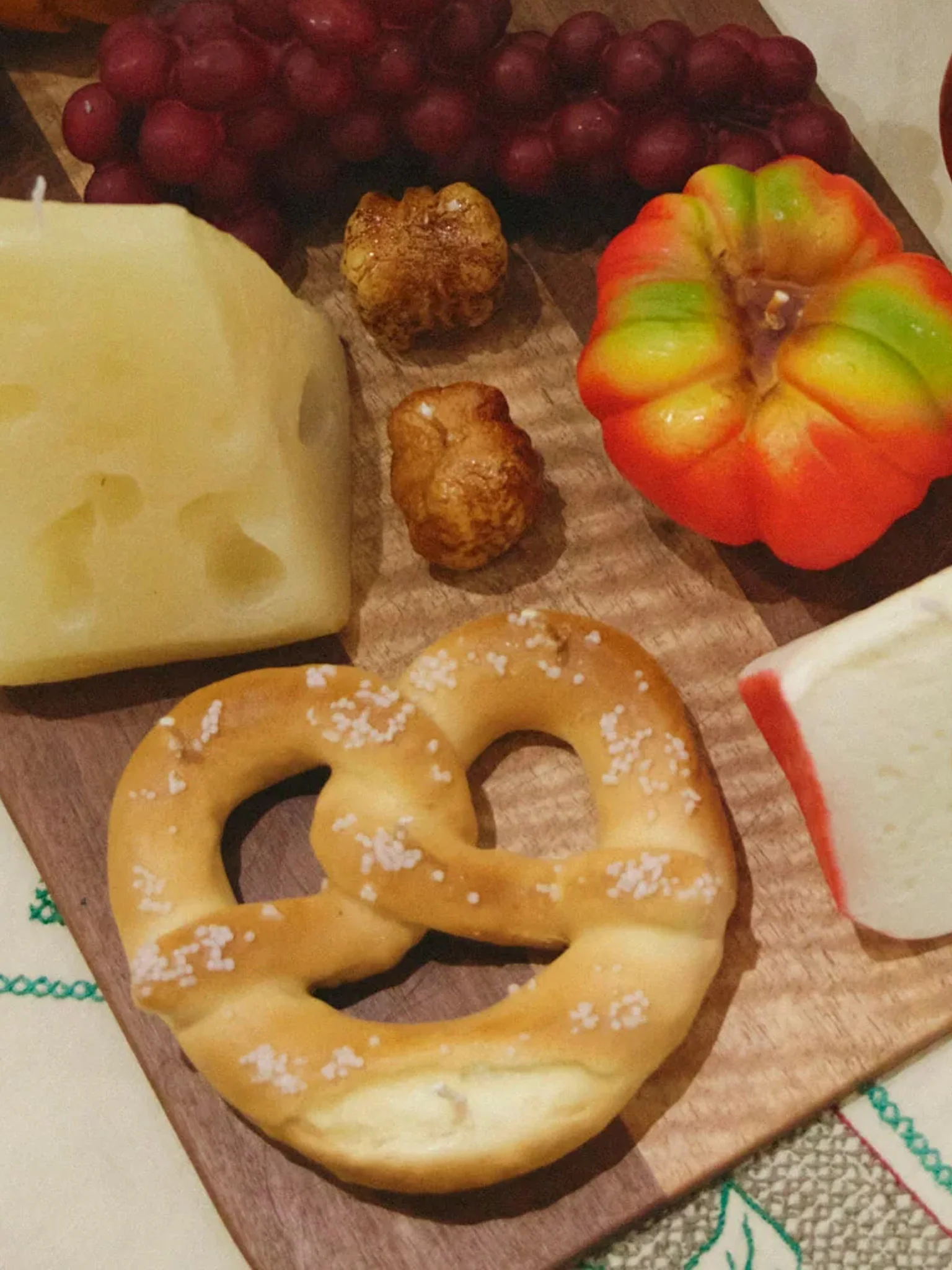 Pretzel Candle - Image 2