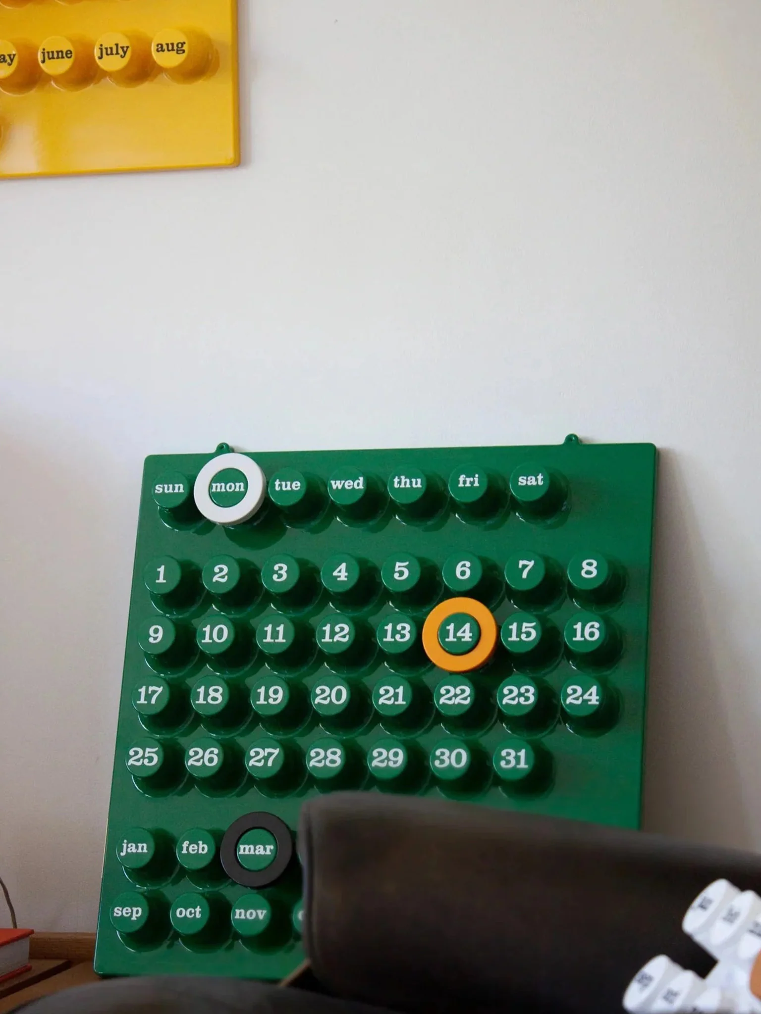 Ring A Date Calendar - Green - Image 5