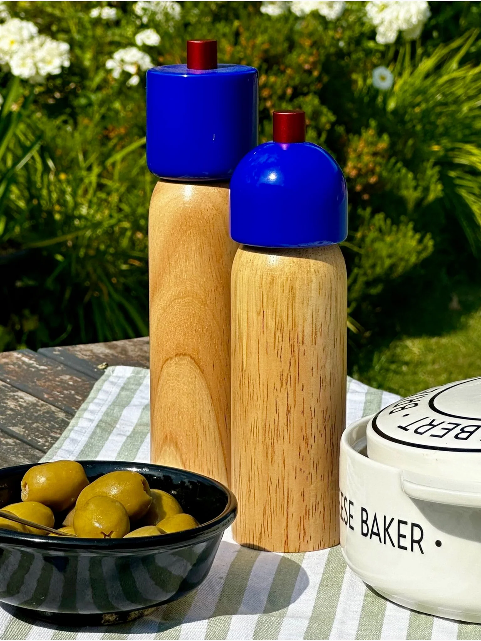 Maegen Grinder - Navy & Red - Image 4