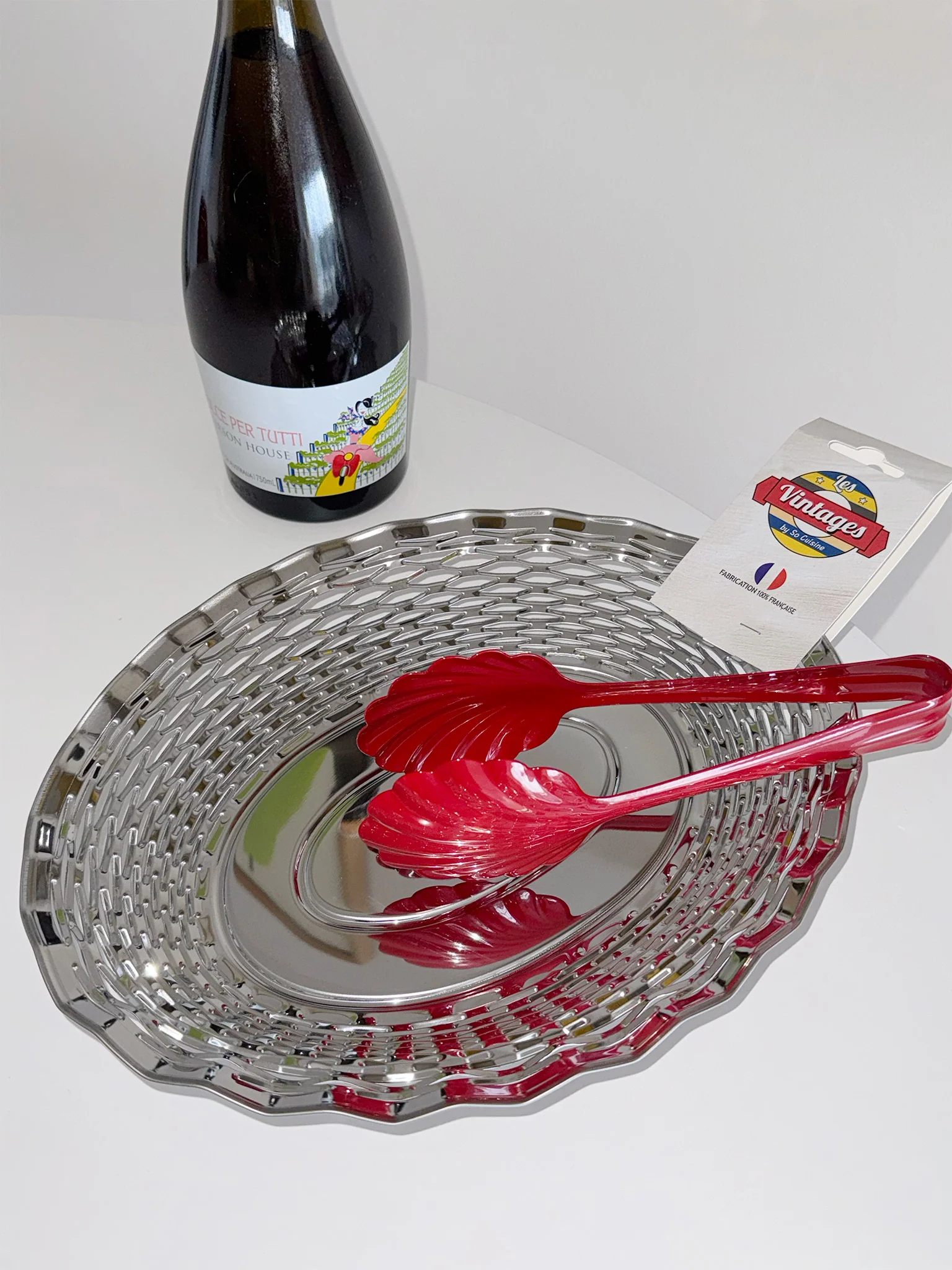 Scalloped Bakery Tongs -  Shiny Red - Image 2