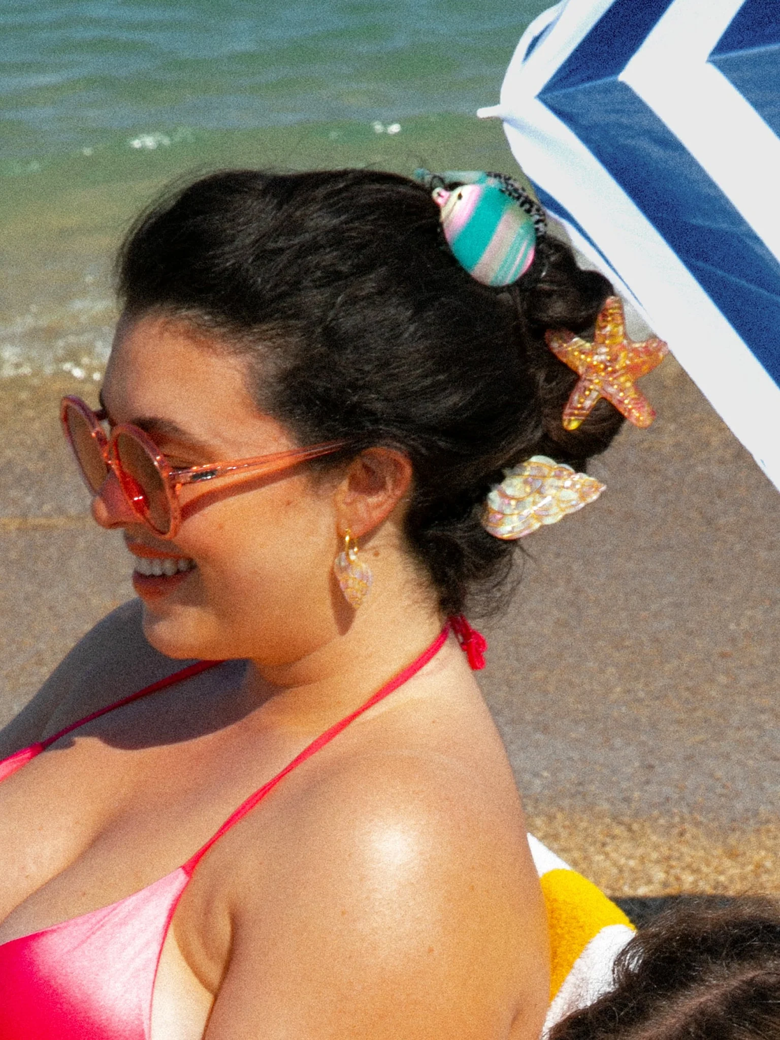 Tropical Fish Hair Claw - Image 2