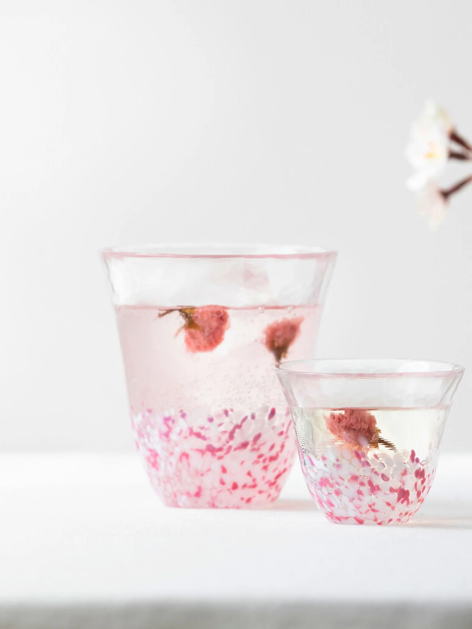 Tsugaru Vidro Sakura Tumbler - Medium (320ml) - Image 2