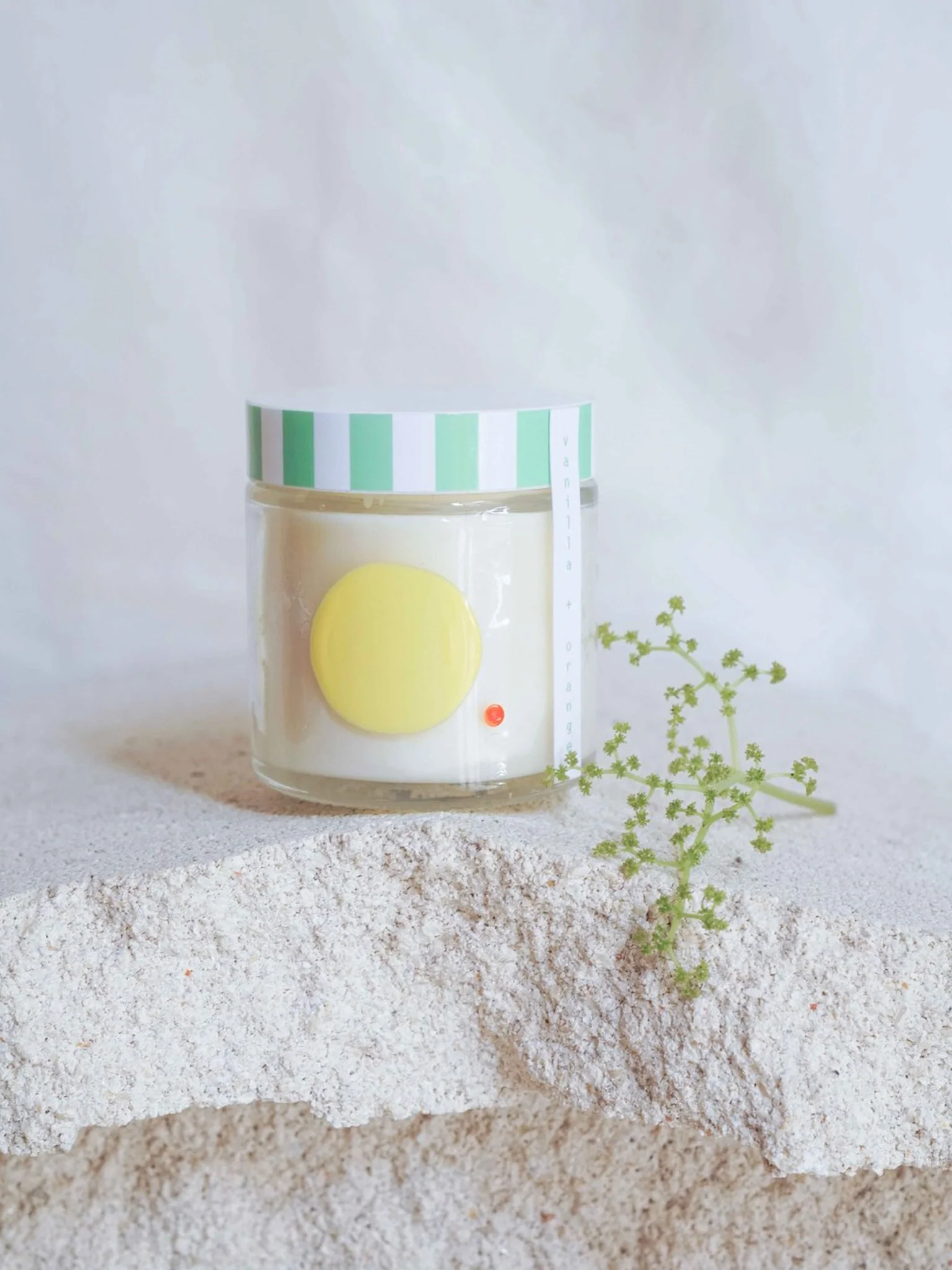 Vanilla & Orange Candle (250g) - Image 2